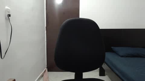 Snapshot of dimitri_quiet chatting on 01.06.25 Dimitri online show from 01.06.25