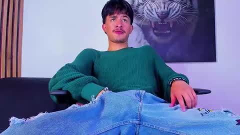 Snapshot of dimitrideluxe chatting on 09.12.25 Dimitri online show from 09.12.25