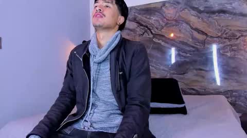 Snapshot of dimitrideluxe chatting on 09.15.25 Dimitri online show from 09.15.25