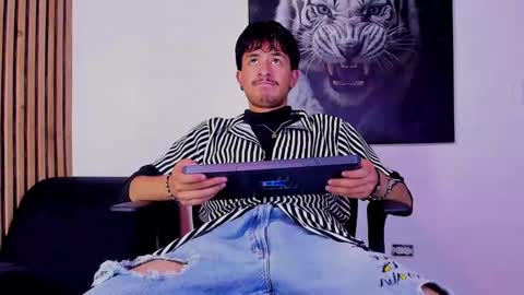 Snapshot of dimitrideluxe chatting on 09.18.25 Dimitri online show from 09.18.25