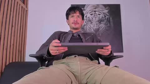 Snapshot of dimitrideluxe chatting on 10.09.25 Dimitri online show from 10.09.25