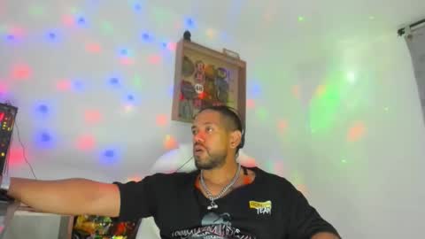 Snapshot of dimitry_muscle chatting on 11.29.25 dimitry kyle mucle online show from 11.29.25