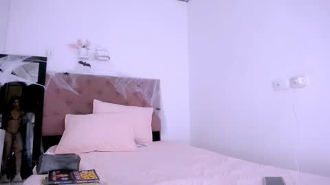 DINA online show from 10.13.25