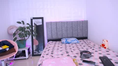 DINA online show from 11.04.25