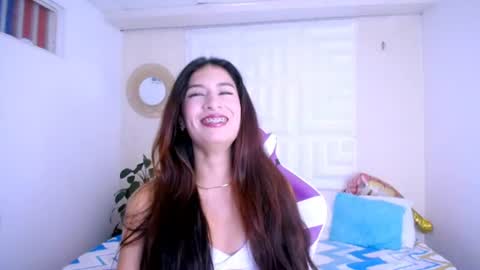 Snapshot of dina_mcry chatting on 07.23.26 DINA online show from 07.23.26