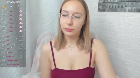 Snapshot of dina_sunshine chatting on 02.13.26 Dina online show from 02.13.26