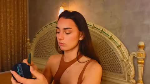 Snapshot of dinacaguimbal chatting on 12.15.25 Dina and ill be glad to be here with you follow to me online show from 12.15.25