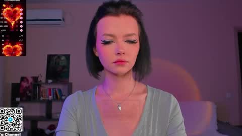 Snapshot of dindin_ chatting on 11.02.25 Jessie online show from 11.02.25