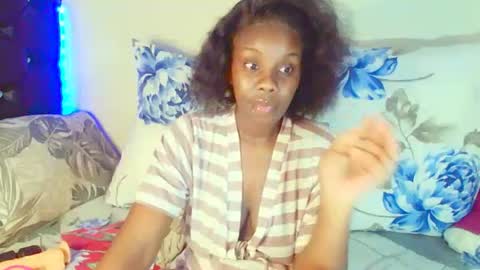 Snapshot of dinnydakrazx chatting on 09.18.25 dinnydakrazx online show from 09.18.25