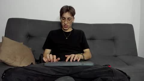 Snapshot of dio_star chatting on 11.29.25 Dio online show from 11.29.25