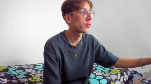 Snapshot of dio_star chatting on 12.04.25 Dio online show from 12.04.25