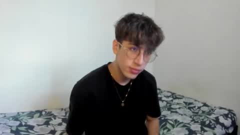 Snapshot of dio_star chatting on 12.19.25 Dio online show from 12.19.25