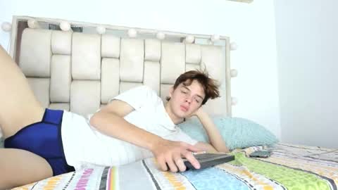 Snapshot of dioniso_69 chatting on 10.17.25 apollo online show from 10.17.25