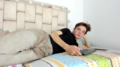 Snapshot of dioniso_69 chatting on 10.21.25 apollo online show from 10.21.25