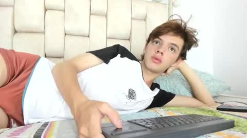 Snapshot of dioniso_69 chatting on 11.21.25 apollo online show from 11.21.25