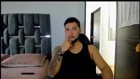 Snapshot of dionyxx chatting on 10.25.25 dionyxx online show from 10.25.25