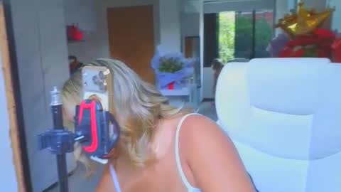 Snapshot of diosadeluniverso_ chatting on 02.13.26 diosadeluniverso_ online show from 02.13.26