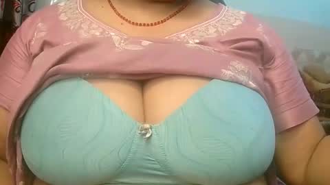 dipa2345 online show from 10.31.25