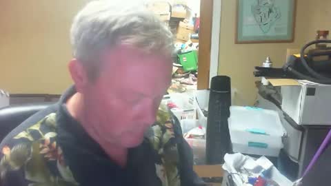 Snapshot of dirkpitt223 chatting on 12.21.24 DirtkPitt Fun guy working online show from 12.21.24