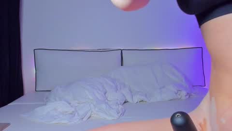 Snapshot of diroill chatting on 01.30.25 Hailey online show from 01.30.25