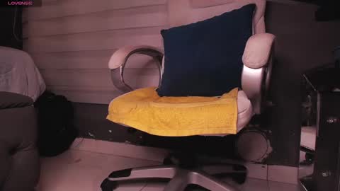 Snapshot of dirty_27cms chatting on 12.19.25 dirty_27cms online show from 12.19.25