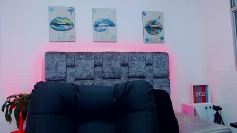 dirty model online show from 09.14.25