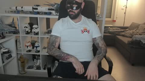 Snapshot of dirtybalws chatting on 01.17.25 Robert online show from 01.17.25