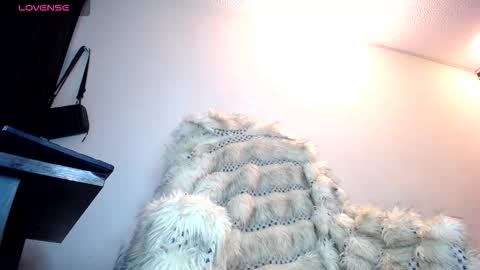 Snapshot of dirtybhot chatting on 11.01.25 I just want to be happy online show from 11.01.25