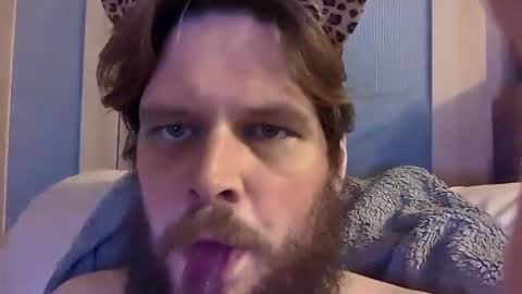 Snapshot of dirtydogsday chatting on 10.31.25 Dirtydog online show from 10.31.25