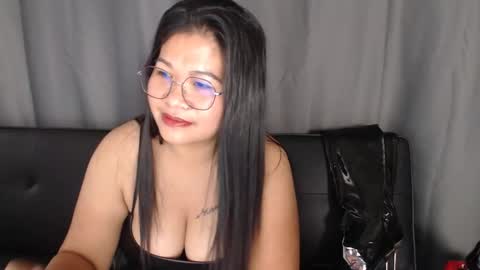 Snapshot of dirtyfungirl chatting on 09.23.25 LatexQueen online show from 09.23.25