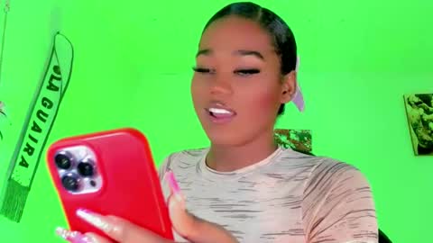 Snapshot of dirtygamesnaomy chatting on 10.04.25 Naomy online show from 10.04.25