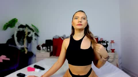 Chloe online show from 12.23.25