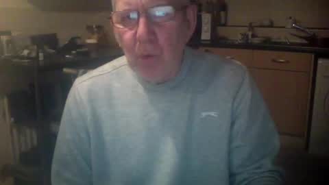 Snapshot of discovery63 chatting on 02.12.25 discovery63 online show from 02.12.25