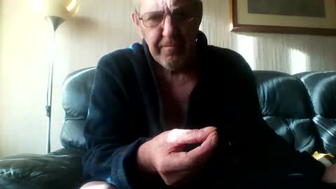 Snapshot of discovery63 chatting on 11.17.25 discovery63 online show from 11.17.25