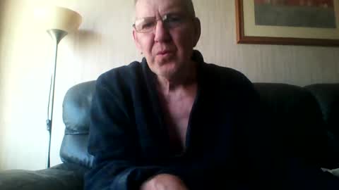 Snapshot of discovery63 chatting on 11.21.25 discovery63 online show from 11.21.25