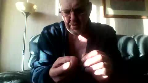 Snapshot of discovery63 chatting on 12.02.25 discovery63 online show from 12.02.25