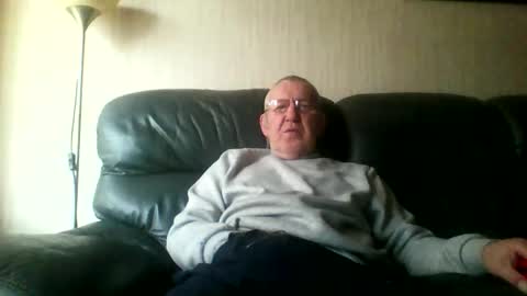 Snapshot of discovery63 chatting on 04.17.26 discovery63 online show from 04.17.26
