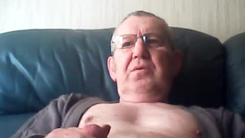 Snapshot of discovery63 chatting on 06.14.26 discovery63 online show from 06.14.26