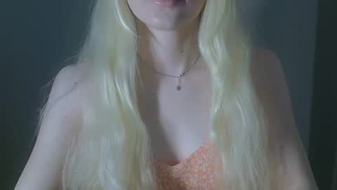 Snapshot of ditamilton chatting on 01.09.26 DitaMilton online show from 01.09.26