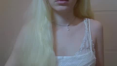 Snapshot of ditamilton chatting on 02.02.26 DitaMilton online show from 02.02.26