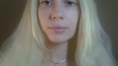 DitaMilton online show from 05.05.26