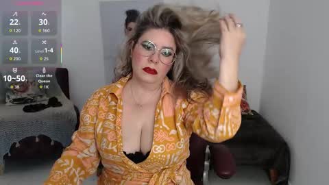 Snapshot of diva_milf chatting on 01.17.26 Diva online show from 01.17.26