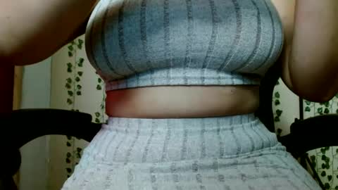 Snapshot of divadirty chatting on 02.05.25 Mari online show from 02.05.25