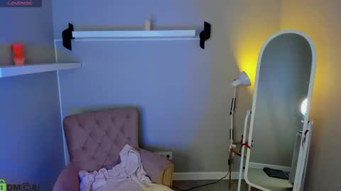 divarousee online show from 03.16.26