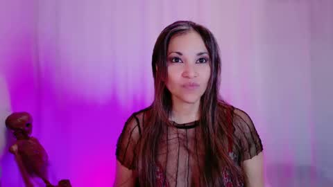 Snapshot of divinelynn chatting on 02.09.25 DivineLynn online show from 02.09.25