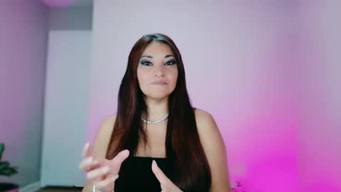 Snapshot of divinelynn chatting on 11.06.25 DivineLynn online show from 11.06.25