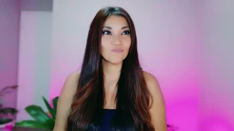 Snapshot of divinelynn chatting on 11.12.25 DivineLynn online show from 11.12.25