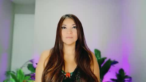 Snapshot of divinelynn chatting on 11.16.25 DivineLynn online show from 11.16.25