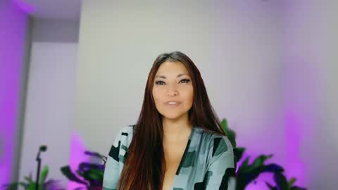 Snapshot of divinelynn chatting on 12.05.25 DivineLynn online show from 12.05.25