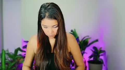 Snapshot of divinelynn chatting on 12.18.25 DivineLynn online show from 12.18.25